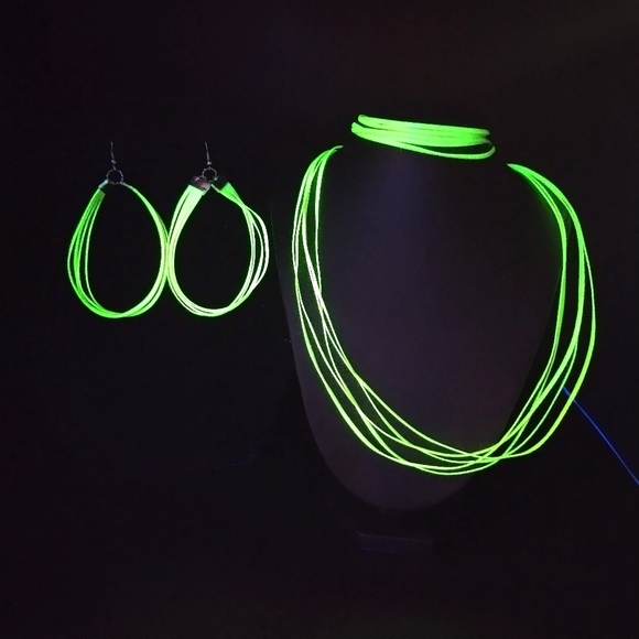 GLOW NECKLACE - Picture 7 of 13